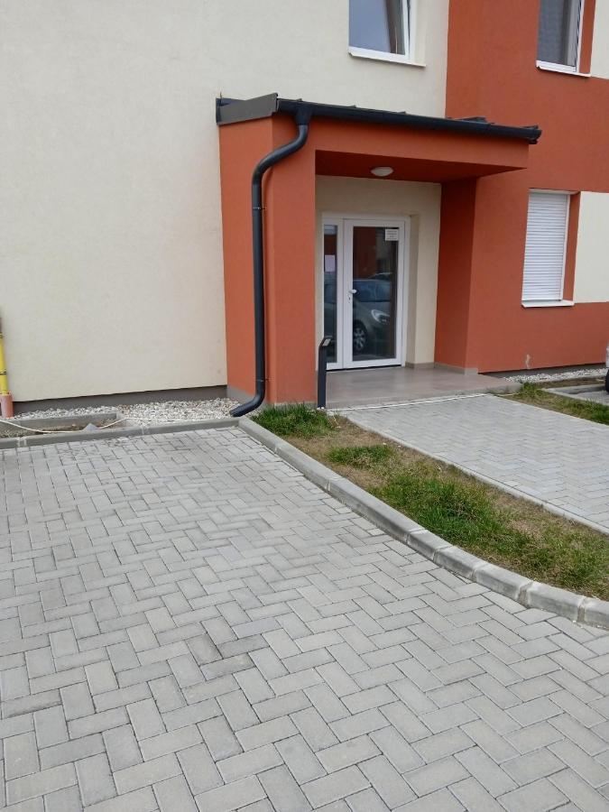 Verebes Apartman Дьор Екстериор снимка
